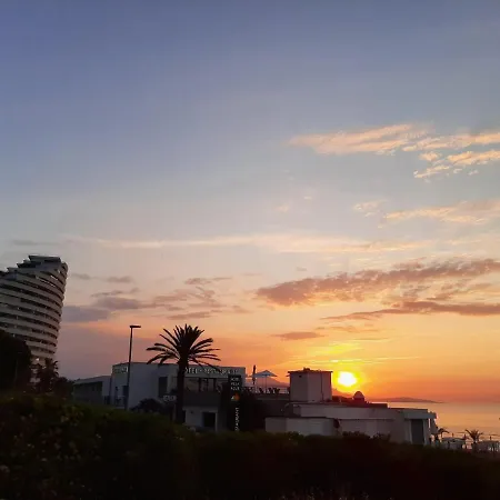 Appartement Et Jardin Privatif Devant La Plage *
