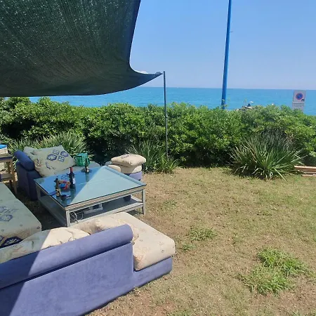 Et Jardin Privatif Devant La Plage *